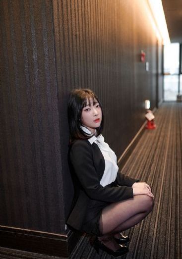 女大学生沙龙服务_720高清免费观看